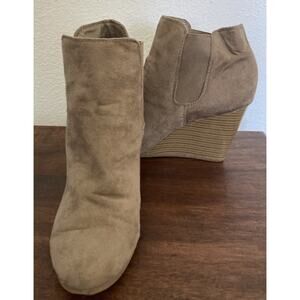 Brown Tan Faux Suede Wedge Heel Shoes Booties Target Merona Women’s Size 7